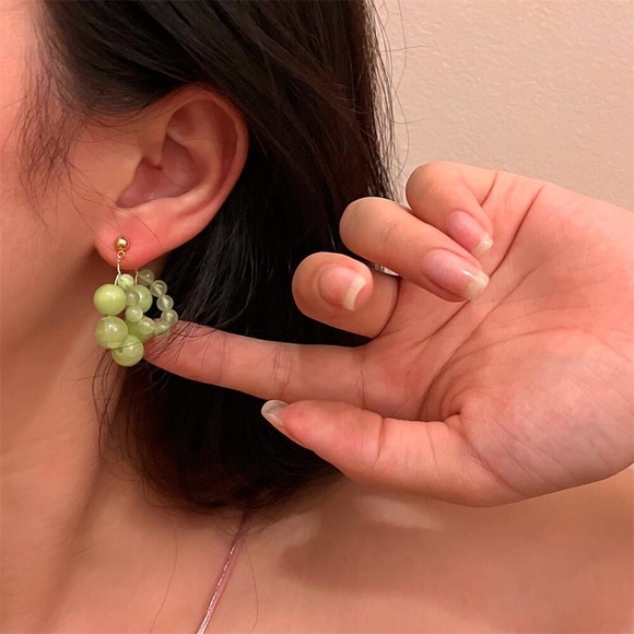 Elegant Vintage Green Beaded Earrings - Picture 8 of 8